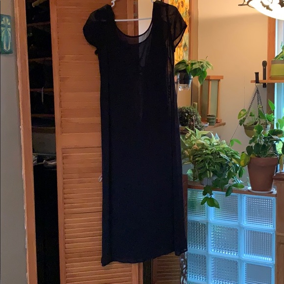 Liz Claiborne Dresses & Skirts - Liz Claiborne classic black dress petite size 8EUC